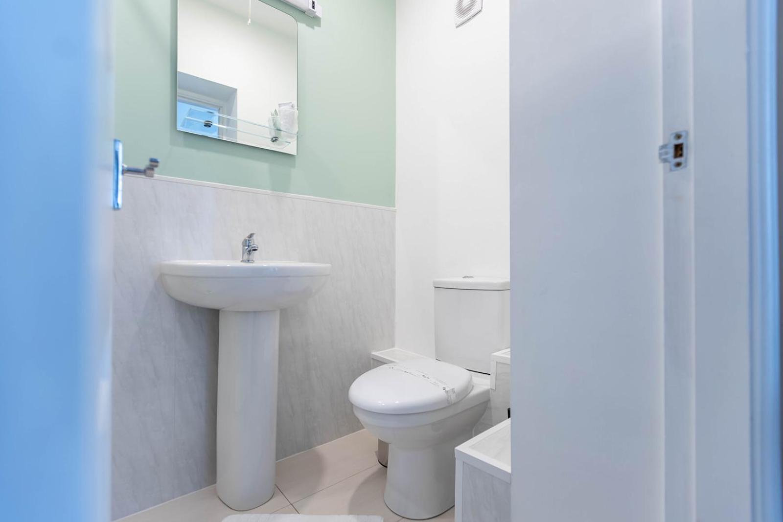 Windermere Studio Rooms - With Free Car Parking Onsite المظهر الخارجي الصورة