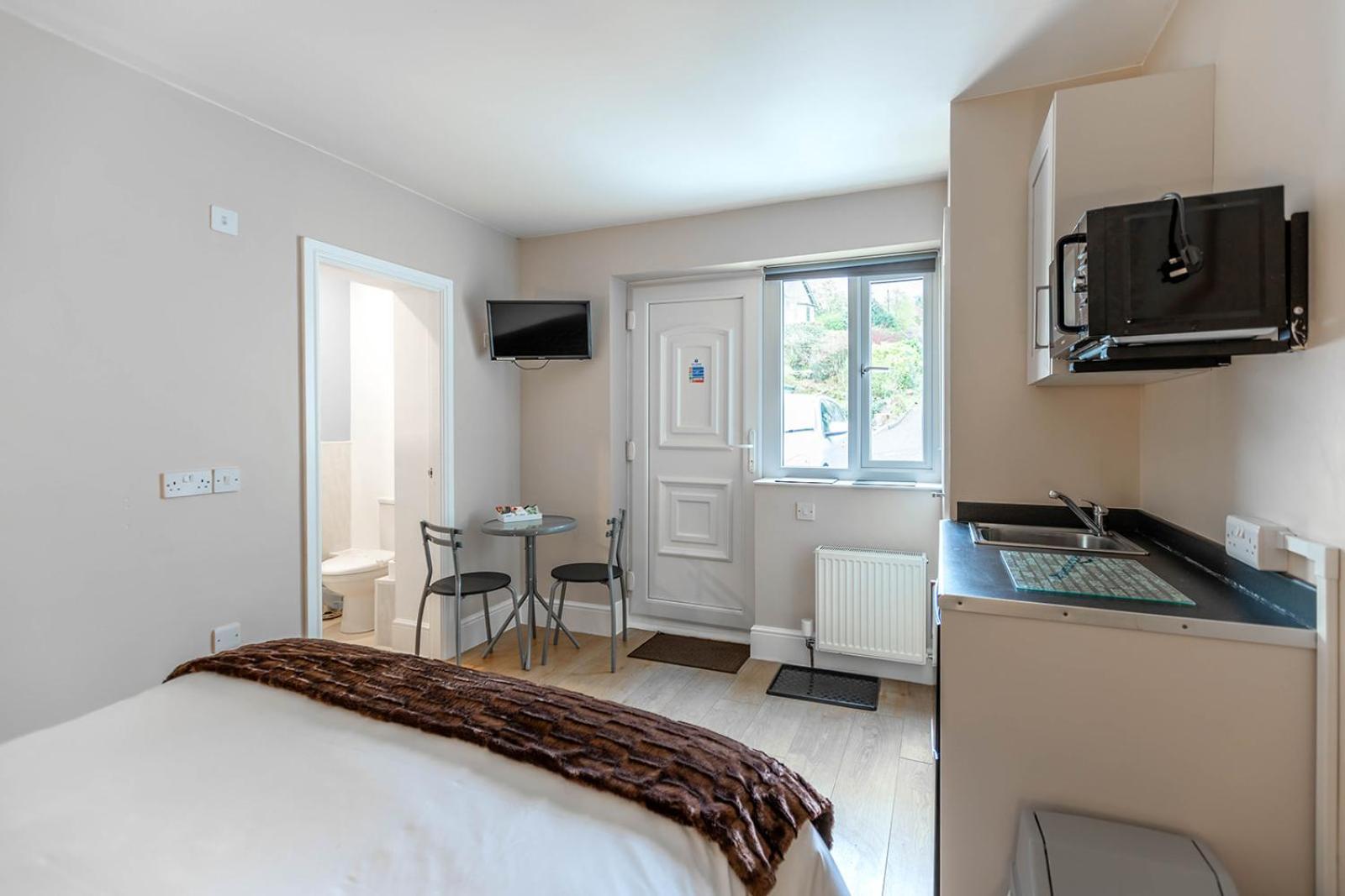 Windermere Studio Rooms - With Free Car Parking Onsite المظهر الخارجي الصورة