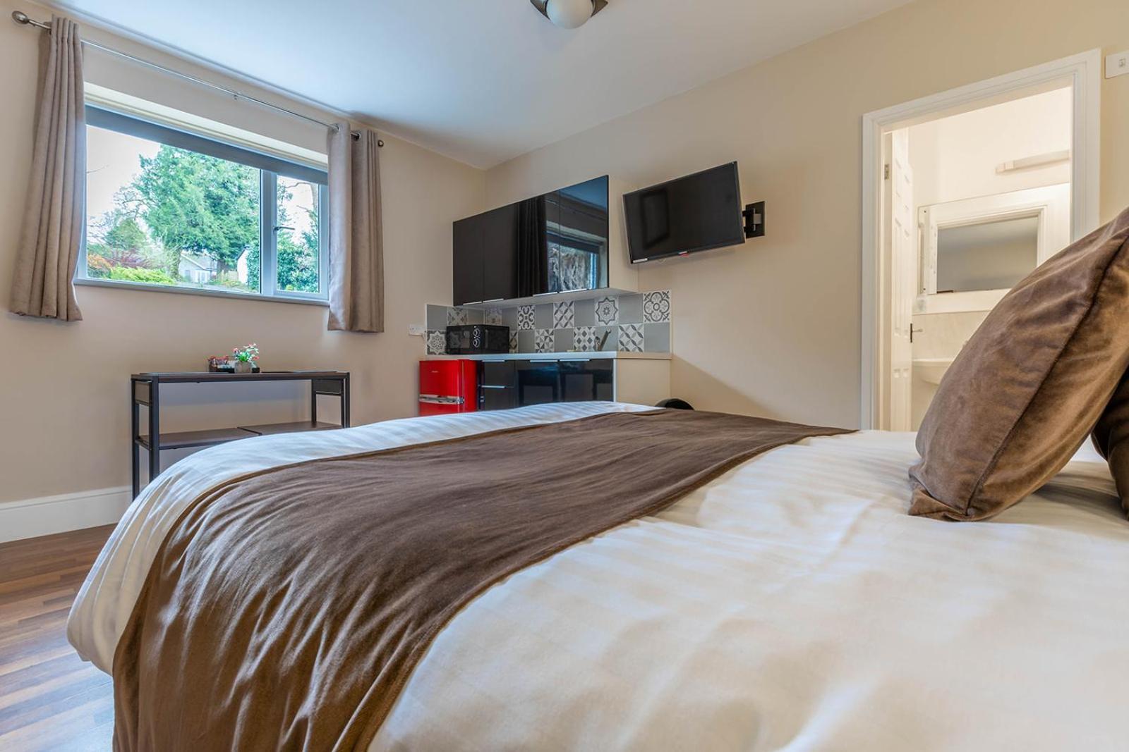 Windermere Studio Rooms - With Free Car Parking Onsite المظهر الخارجي الصورة