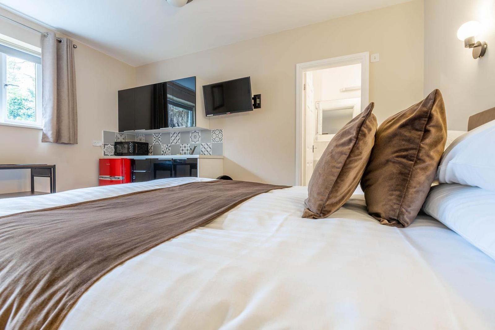 Windermere Studio Rooms - With Free Car Parking Onsite المظهر الخارجي الصورة