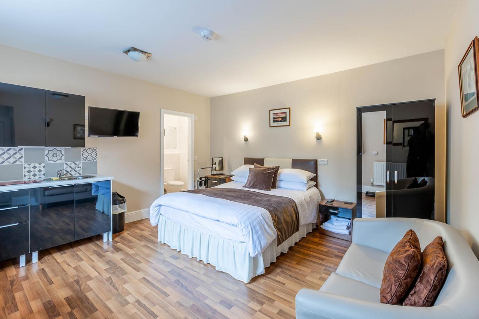 Windermere Studio Rooms - With Free Car Parking Onsite المظهر الخارجي الصورة