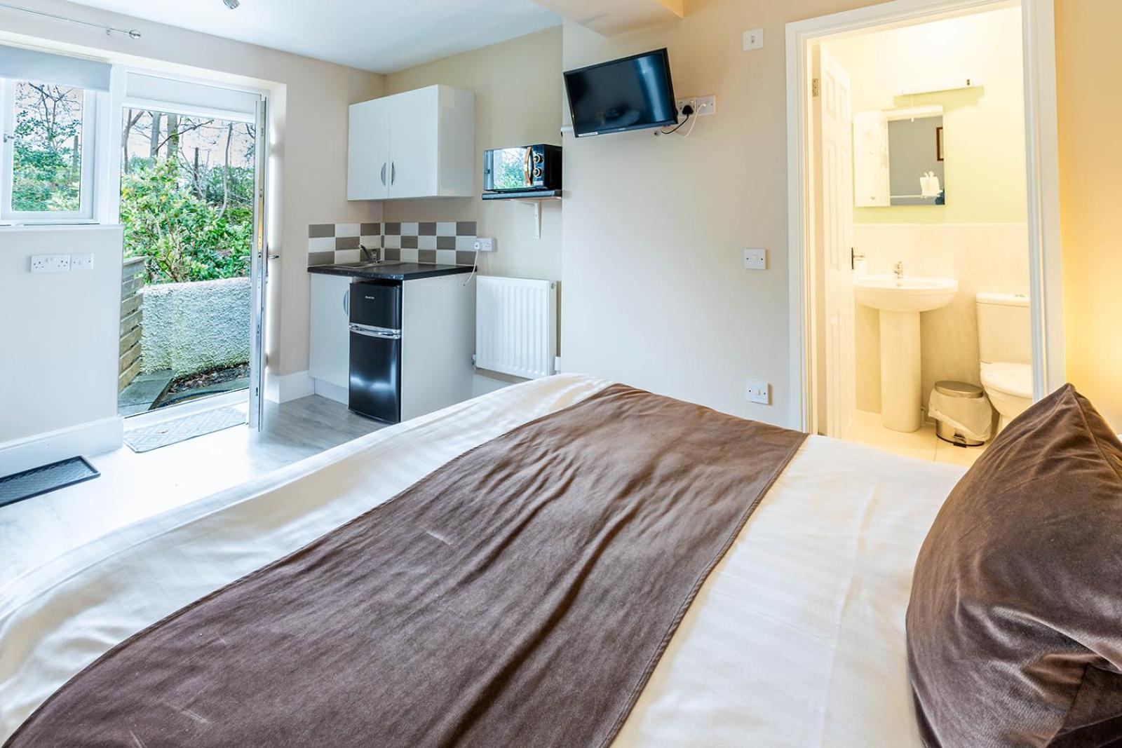 Windermere Studio Rooms - With Free Car Parking Onsite المظهر الخارجي الصورة