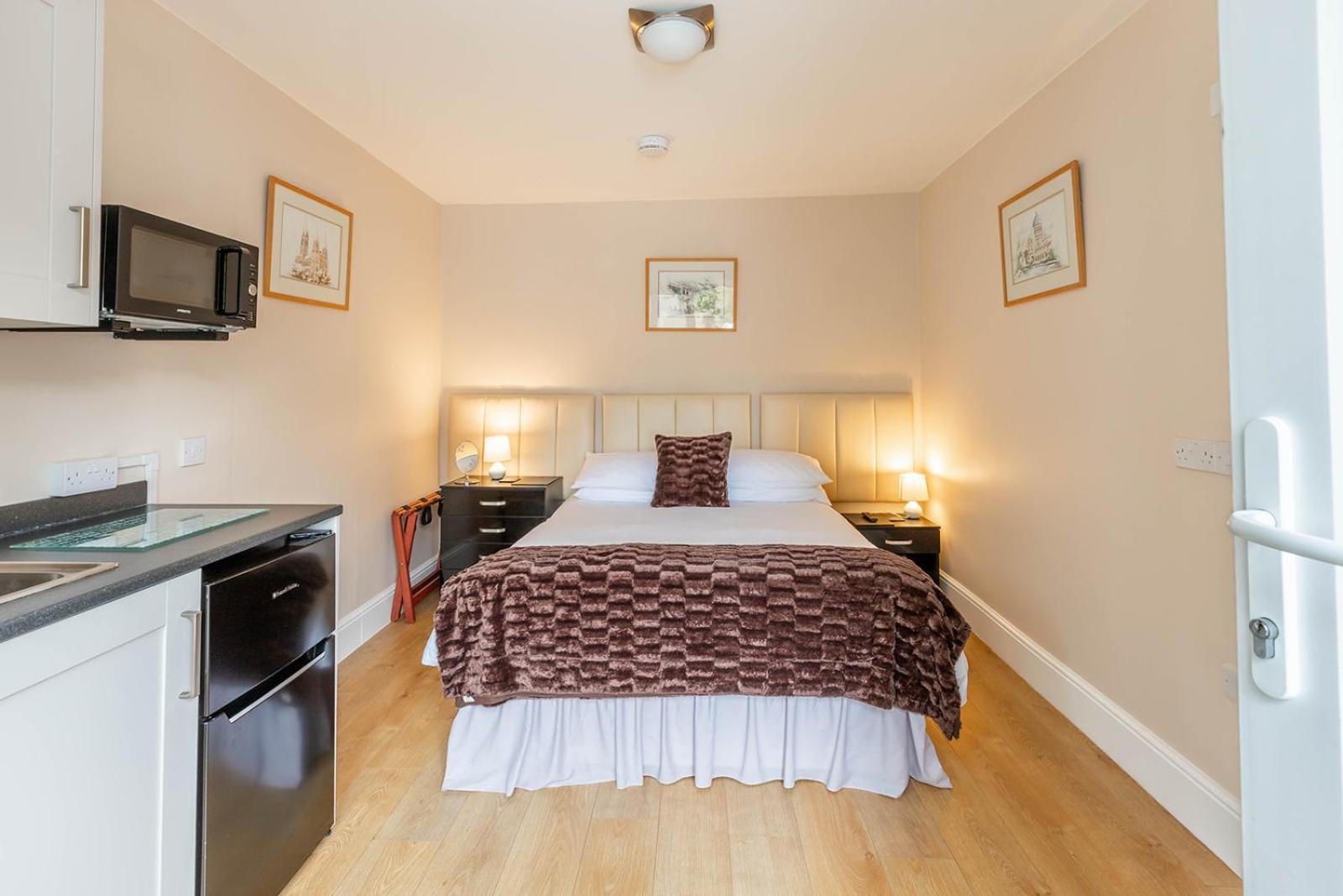Windermere Studio Rooms - With Free Car Parking Onsite المظهر الخارجي الصورة