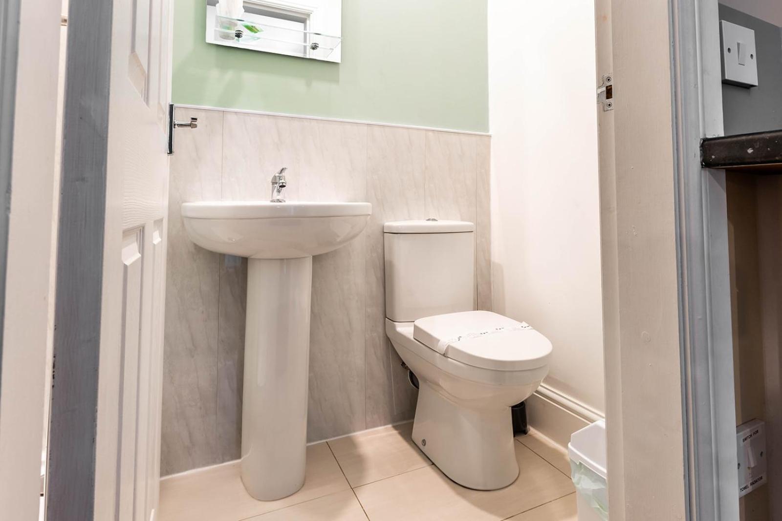 Windermere Studio Rooms - With Free Car Parking Onsite المظهر الخارجي الصورة